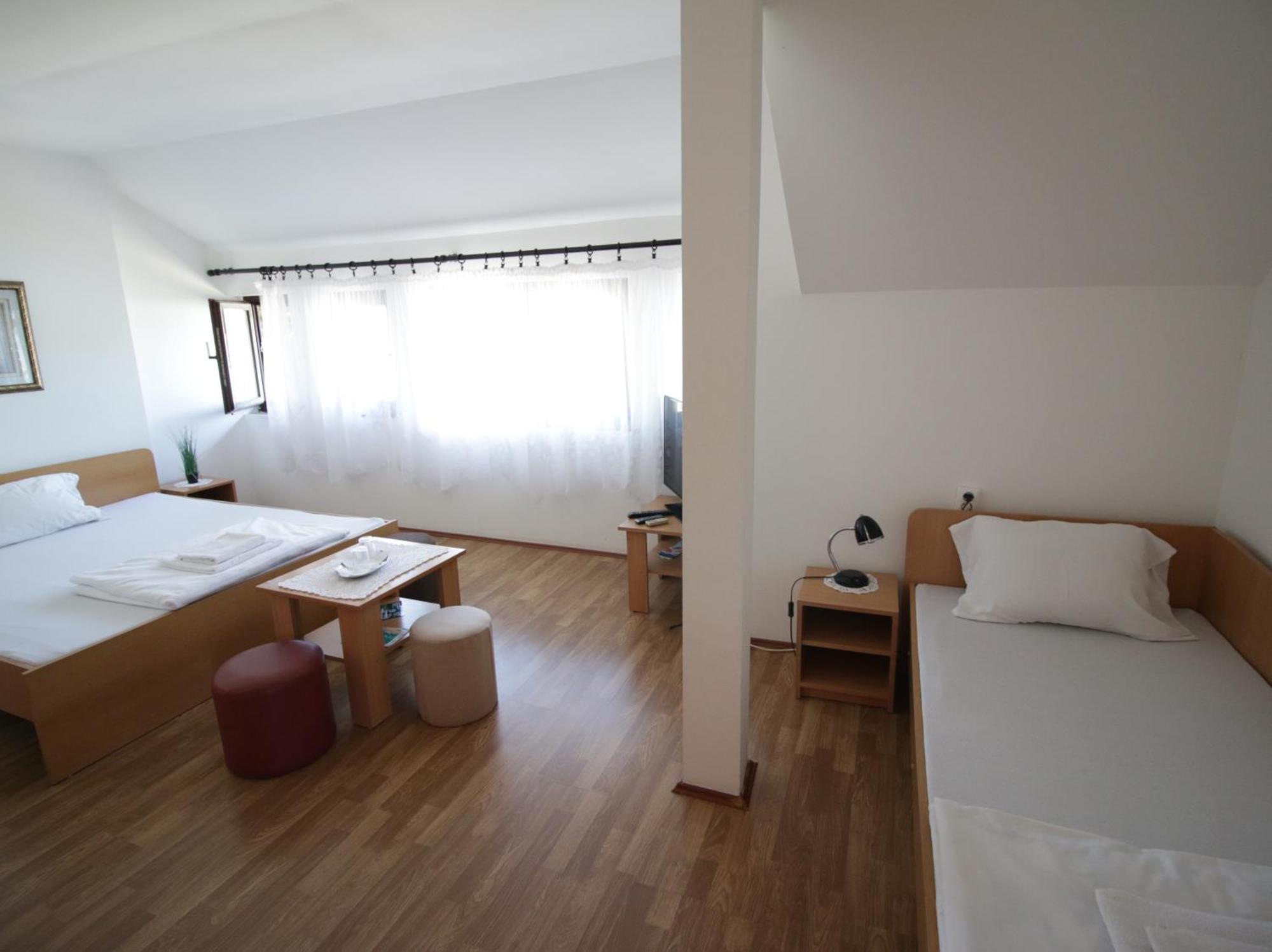 Rooms Jankovic Donji Milanovac Exterior photo